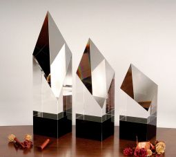 5.5" Executive Diamond Pillar, Clear/Black Optical Cyrstal